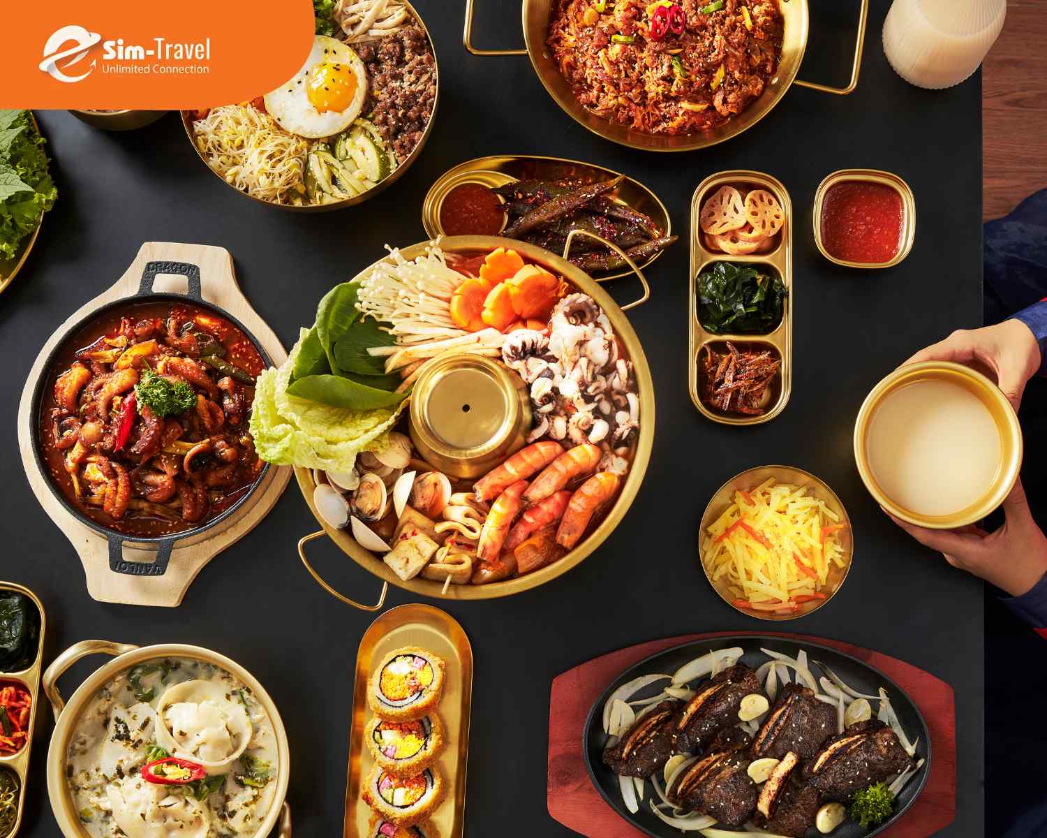 B&agrave;n tiệc H&agrave;n Quốc đầy m&agrave;u sắc khiến bất kỳ t&iacute;n đồ ẩm thực n&agrave;o cũng kh&oacute; cưỡng.