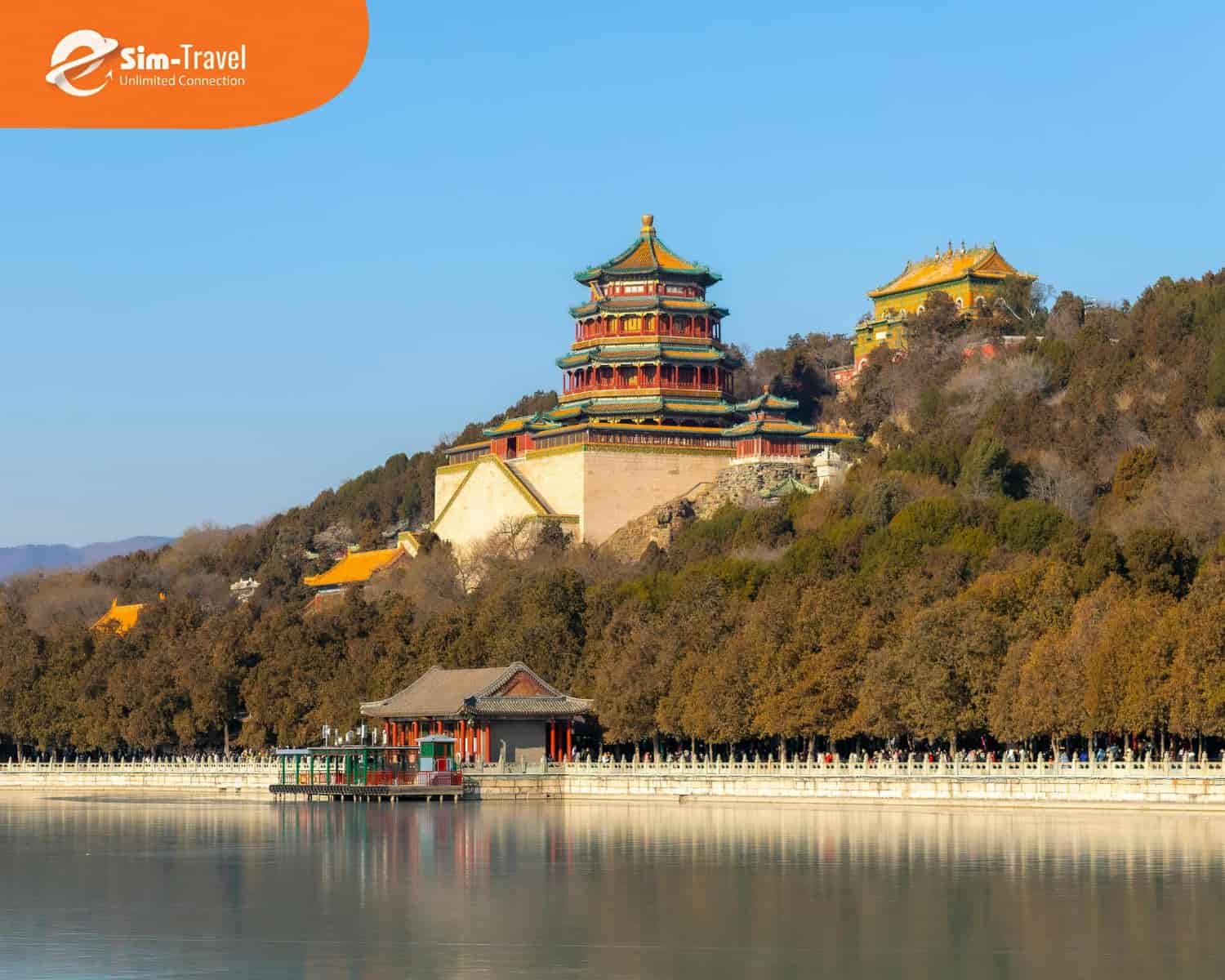 Chi phí du lịch Trung Quốc biến động theo mùa cao điểm, địa điểm và phong cách chi tiêu của du khách