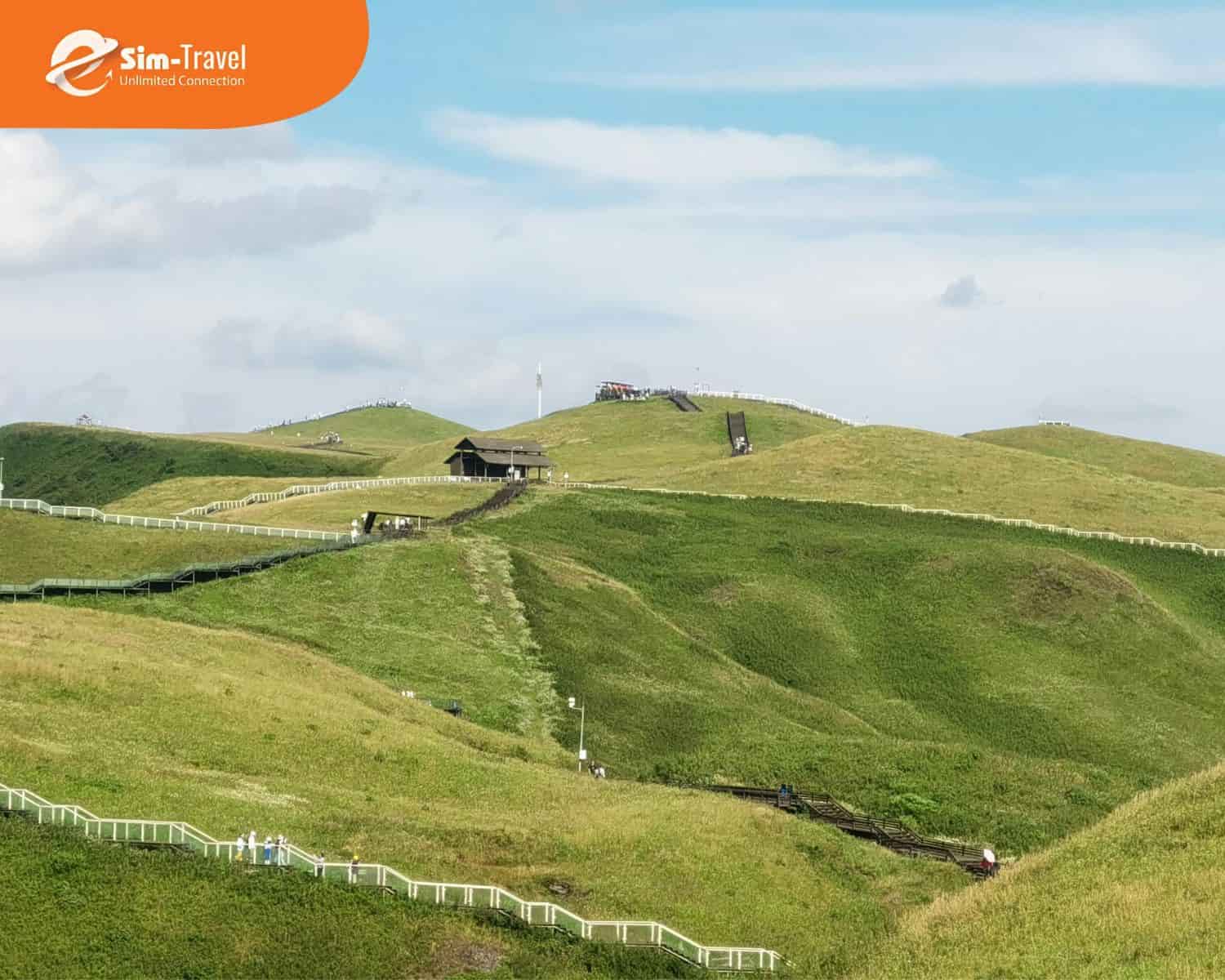 Trekking nhẹ nhàng, thả mình vào khung cảnh thiên nhiên thoáng mát tạo cảm giác thư thái cho chuyến du lịch 