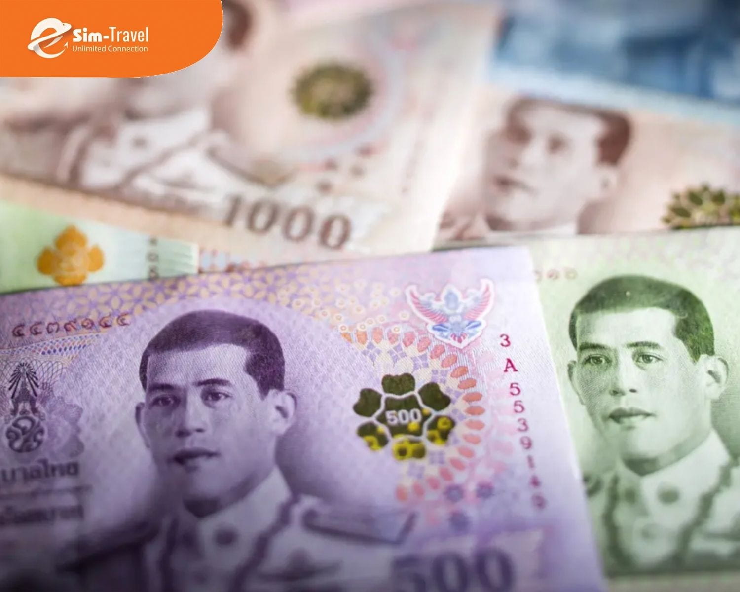Tiền mặt vẫn cần thiết khi mua sắm tại chợ đ&ecirc;m v&agrave; c&aacute;c qu&aacute;n ăn địa phương.