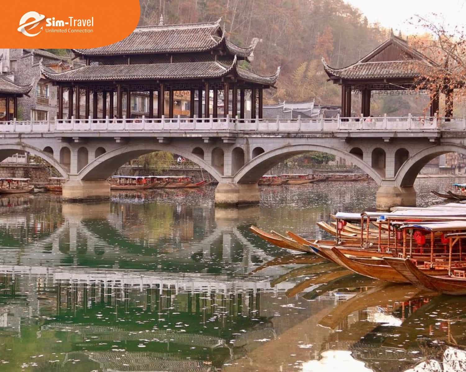 Phượng Ho&agrave;ng Cổ Trấn mang giai điệu cổ xưa b&ecirc;n d&ograve;ng Đ&agrave; Giang