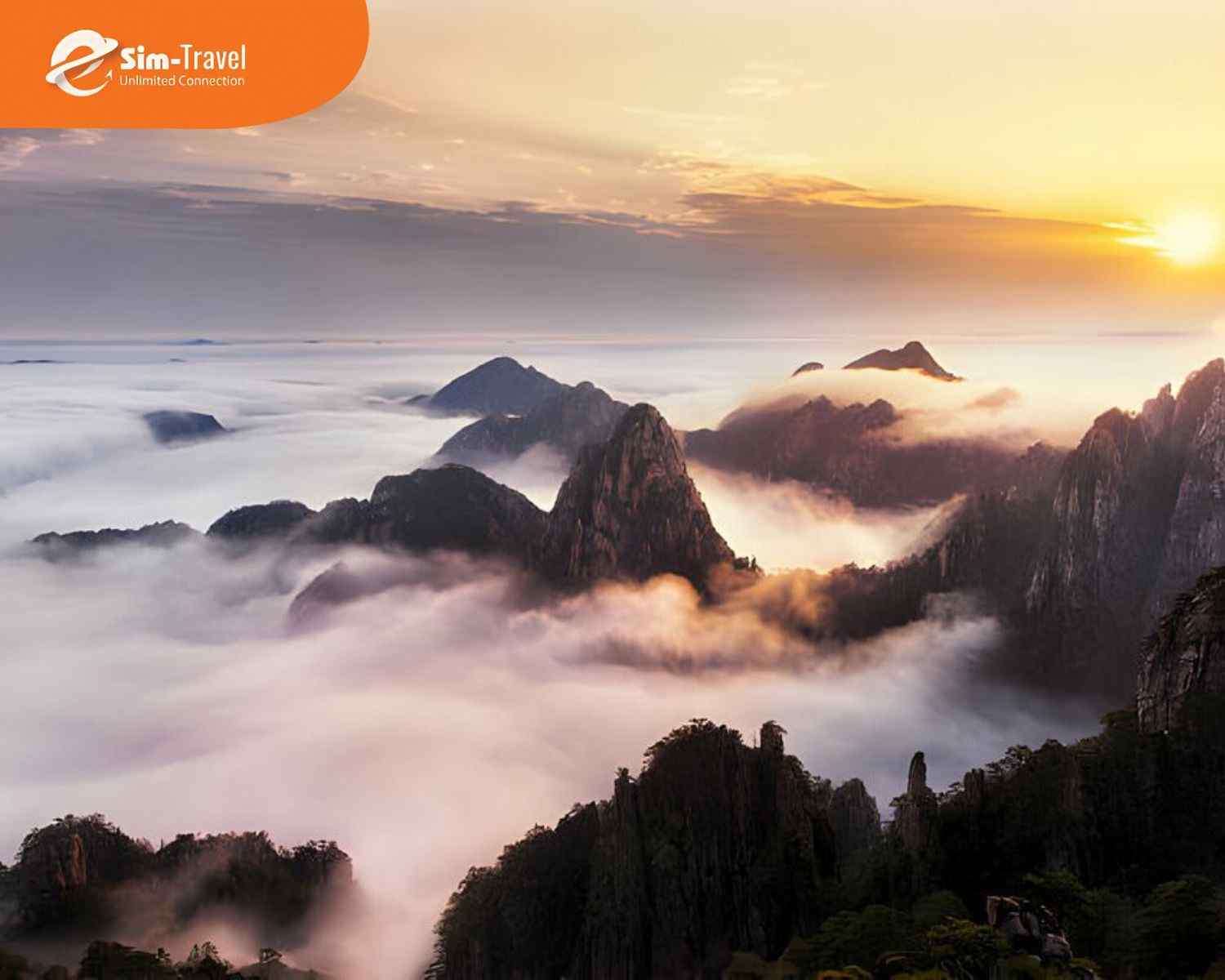 Ho&agrave;ng Sơn l&agrave; d&atilde;y n&uacute;i nổi tiếng với cảnh sắc kỳ vĩ v&agrave; biển m&acirc;y đẹp như tranh thủy mặc