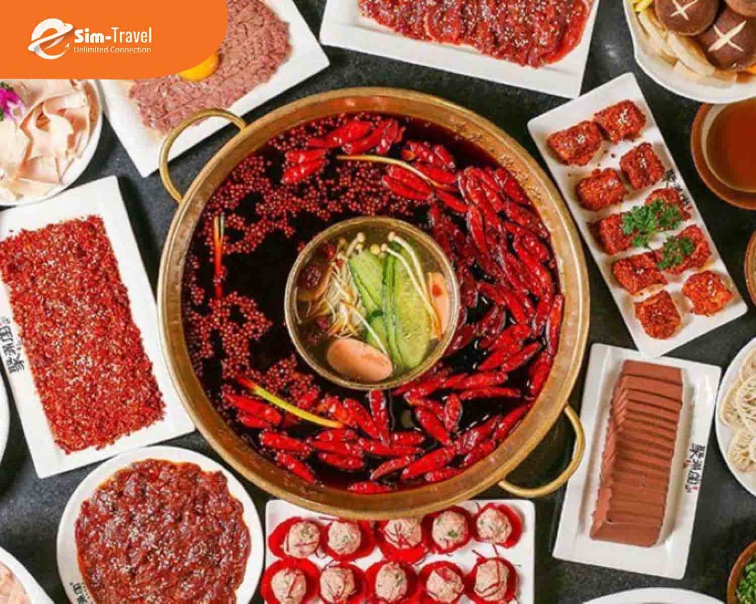 Món ăn Tứ Xuyên thường mang màu sắc bắt mắt và hương vị cay nồng đặc trưng