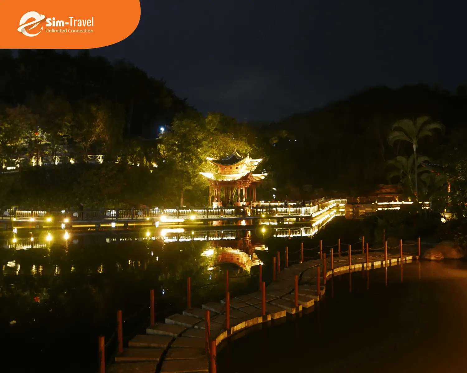 Buổi tối thư giãn với hoạt động dạo bước khám phá phố phường, ẩm thực