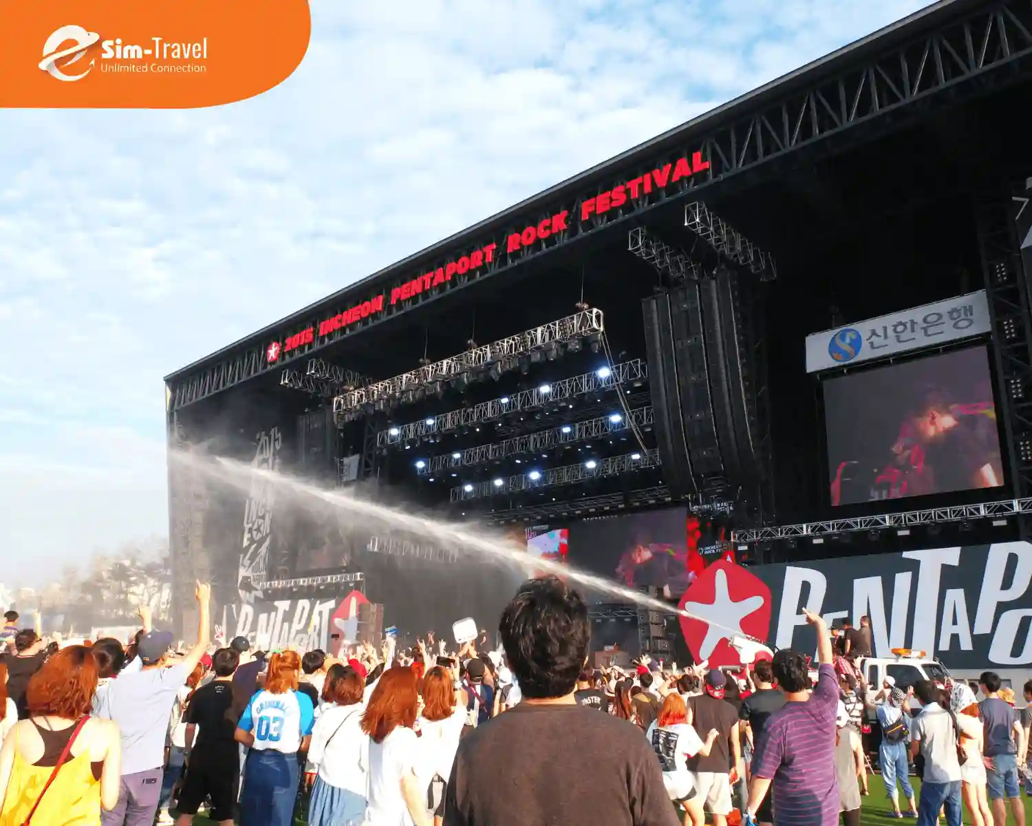 Không khí lễ hội âm nhạc mùa hè sôi động