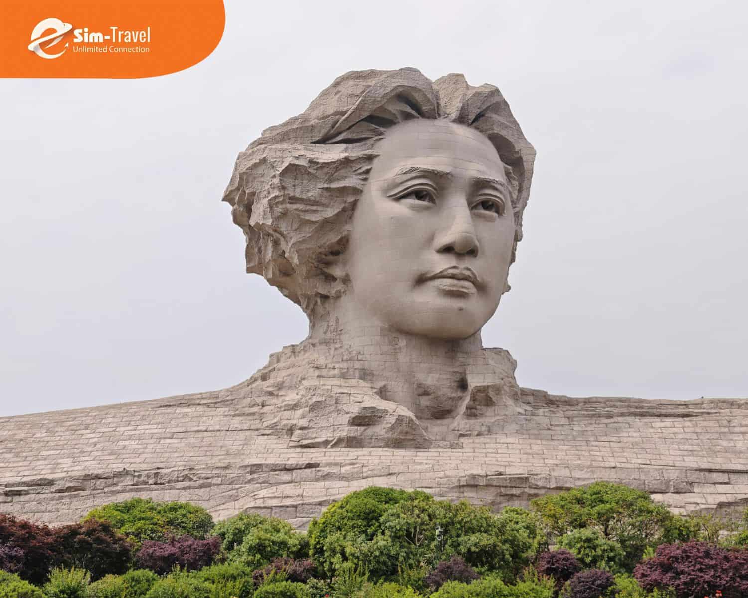 Tượng đài Mao Trạch Đông - Bức tượng khổng lồ nổi tiếng của Hồ Nam Trung Quốc