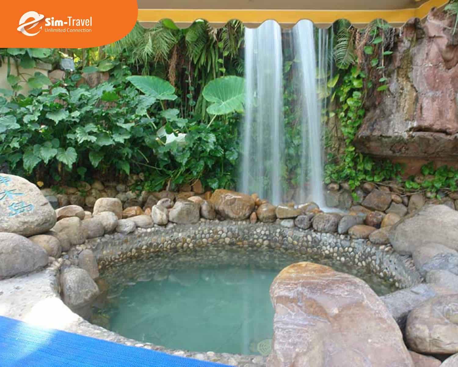 Nghỉ ngơi, thư giãn ở suối nước nóng sau thời gian khám phá tại Nam Ninh