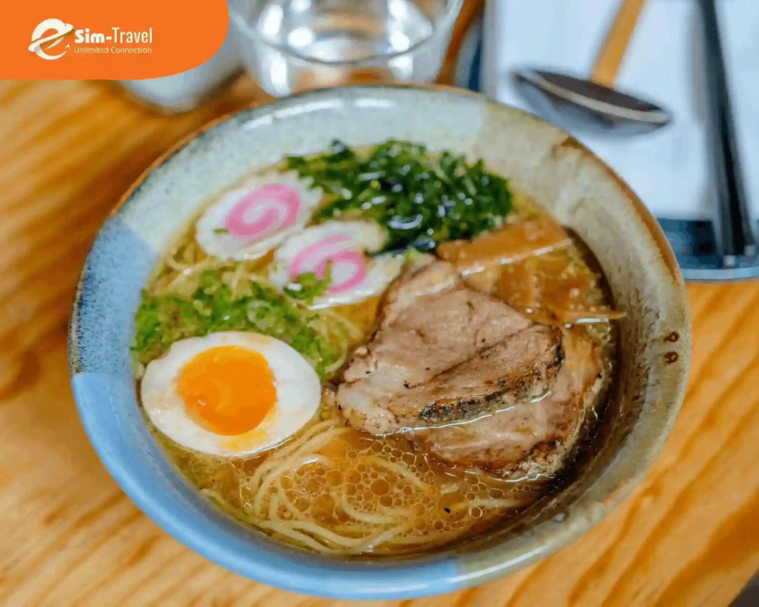 Thưởng thức món mì ramen truyền thống ở Nhật
