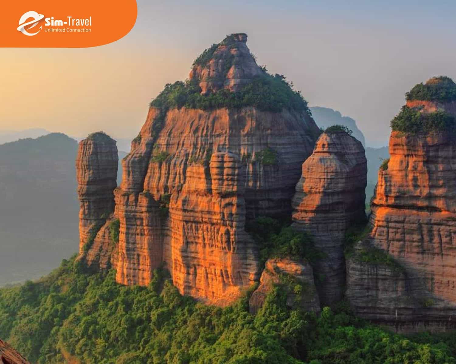 Núi Đan Hà - Kỳ quan đá đỏ