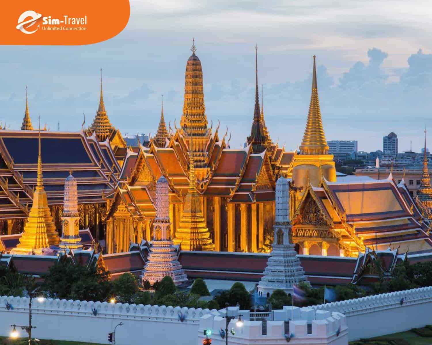 Wat Phra Kaew - Ngôi chùa thiêng có lịch sử trăm năm ở Bangkok