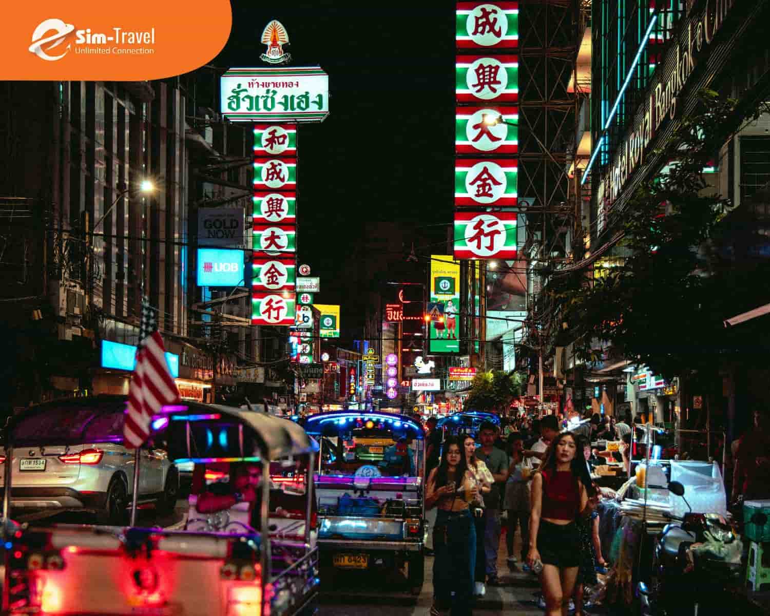 Nếu yêu thích không khí nhộn nhịp, ăn uống vui chơi thoải mái thì khu phố Chinatown sẽ là điểm đến lý tưởng ở Bangkok