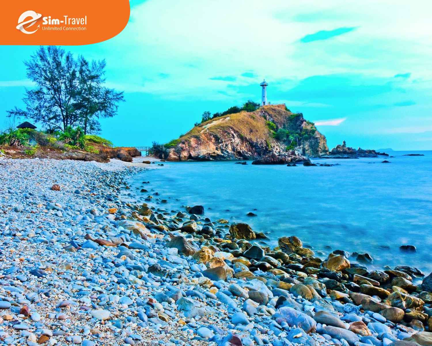 Koh Lanta l&agrave; h&ograve;n đảo nổi tiếng của Th&aacute;i Lan với b&atilde;i biển y&ecirc;n b&igrave;nh, nước biển trong xanh