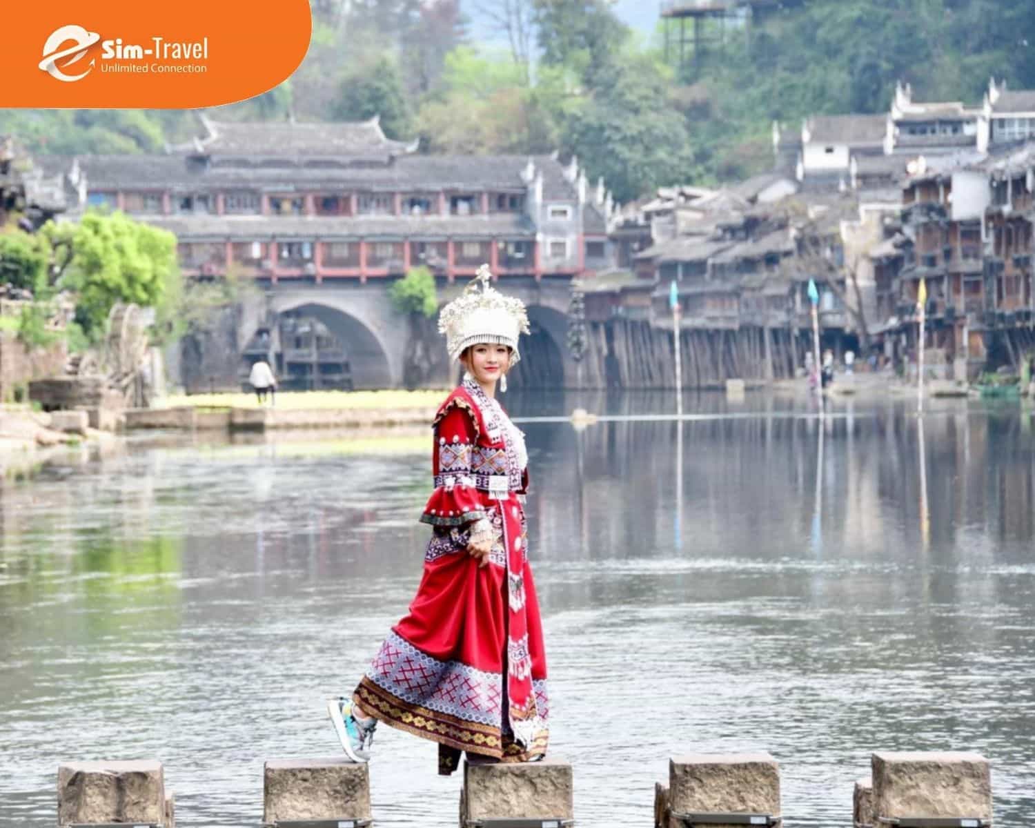 Phượng Ho&agrave;ng Cổ Trấn mộng mơ - Điểm đến kh&ocirc;ng thể bỏ qua trong c&aacute;c tour gi&aacute; rẻ.