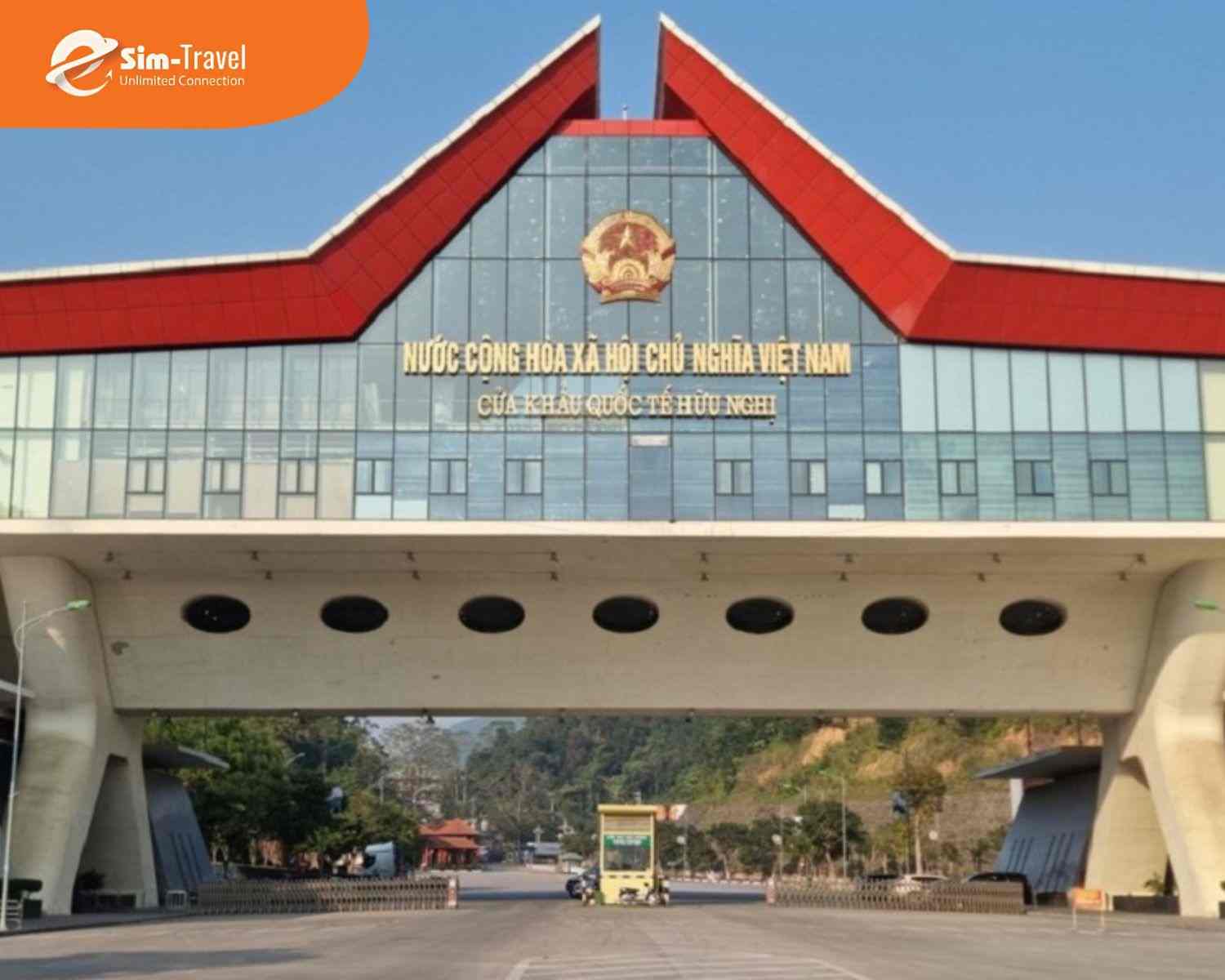 Cửa khẩu Hữu Nghị l&agrave; cửa khẩu phổ biến nhất để đi Trung Quốc bằng đường bộ từ Việt Nam