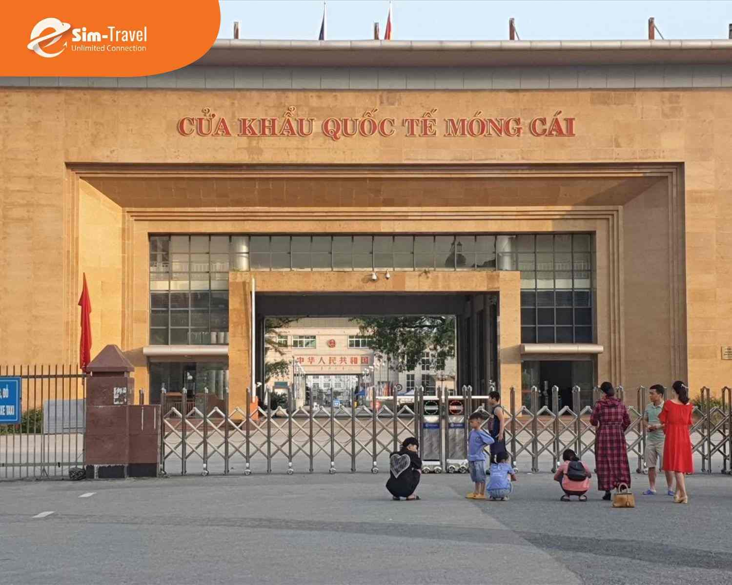 Cửa khẩu M&oacute;ng C&aacute;i thuận tiện cho c&aacute;c chuyến đi ngắn ng&agrave;y sang Trung Quốc