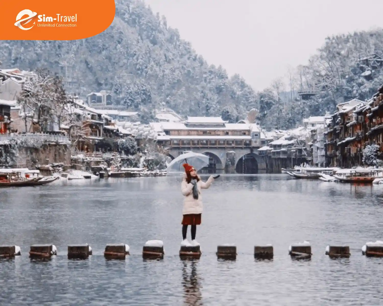 Phượng Hoàng Cổ Trấn - phố cổ trong sương