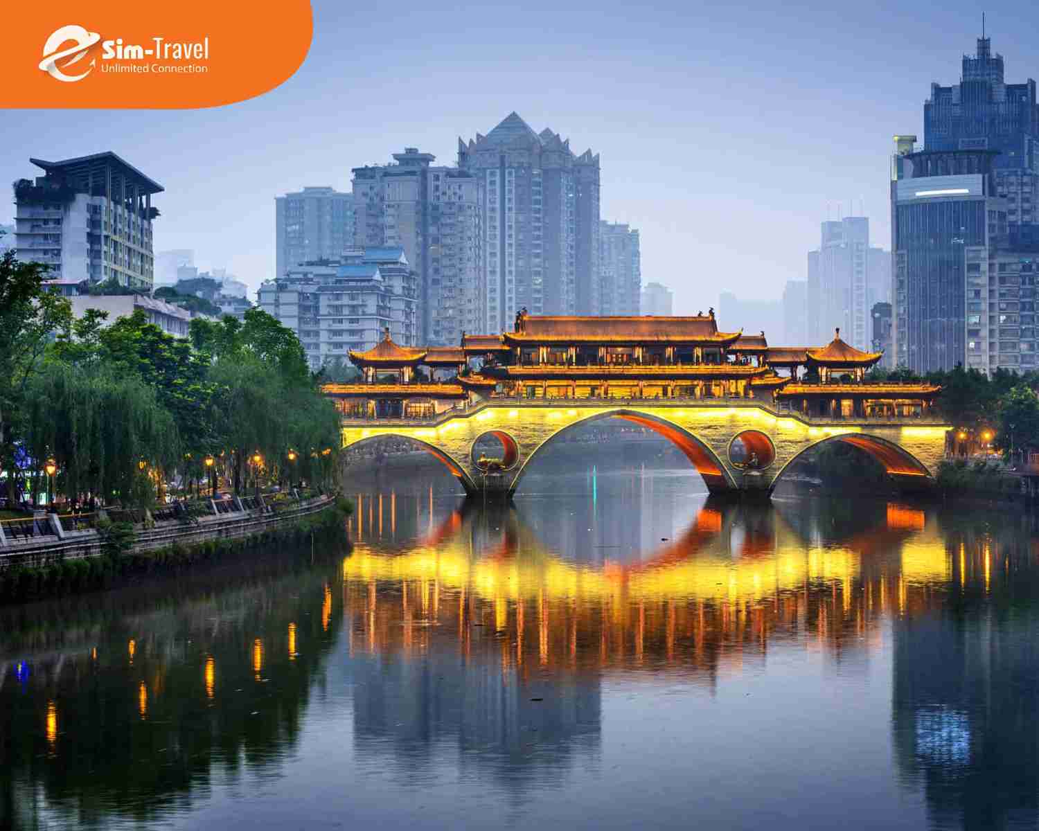 Th&agrave;nh Đ&ocirc; l&agrave; th&agrave;nh phố nổi tiếng với gấu tr&uacute;c v&agrave; ẩm thực Tứ Xuy&ecirc;n đặc trưng