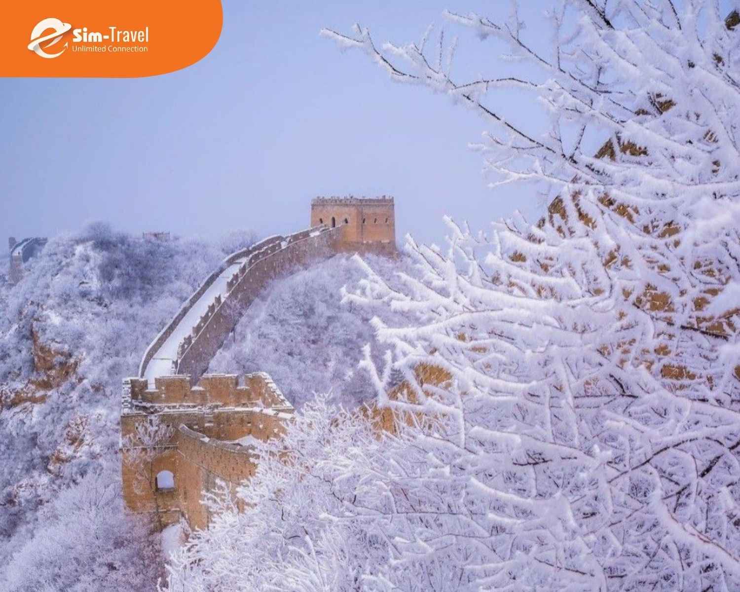 Vạn L&yacute; Trường Th&agrave;nh trong khung cảnh tuyết m&ugrave;a đ&ocirc;ng