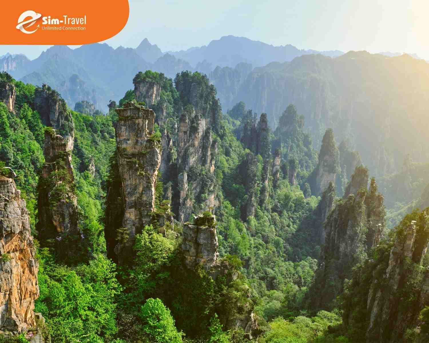 N&uacute;i đ&aacute; Trương Gia Giới xanh mướt v&agrave;o m&ugrave;a xu&acirc;n th&aacute;ng 4