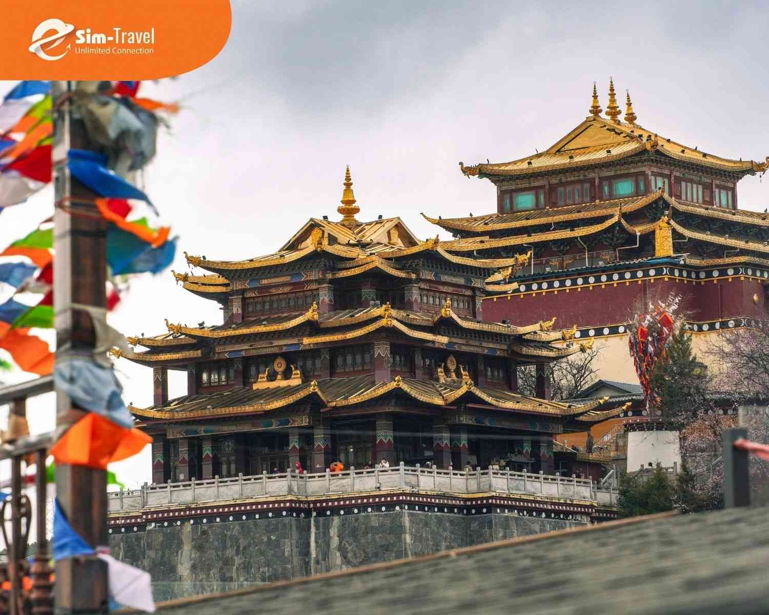 V&acirc;n Nam th&aacute;ng 5 mang vẻ đẹp y&ecirc;n b&igrave;nh với cổ trấn thơ mộng