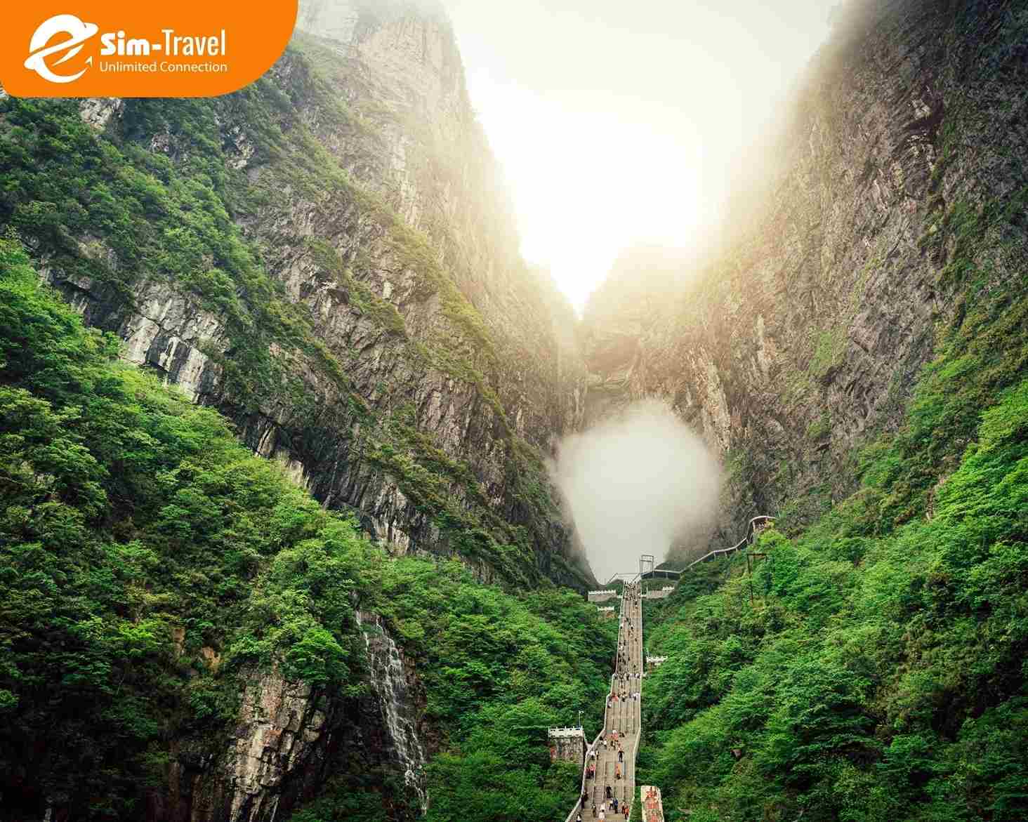 Cảnh đẹp Thi&ecirc;n M&ocirc;n Sơn h&egrave;