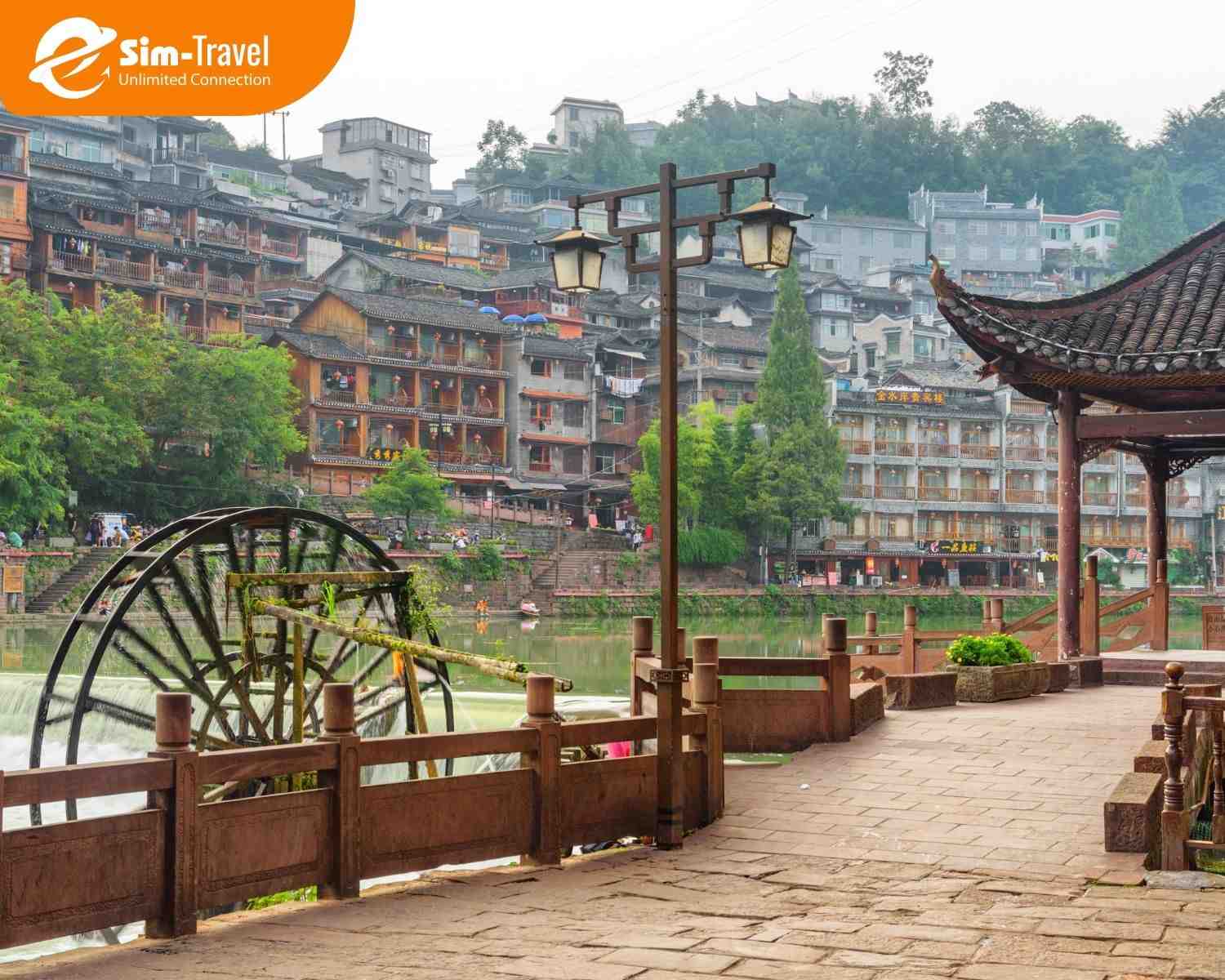 Phượng ho&agrave;ng cổ trấn Trung Quốc khung cảnh như thơ