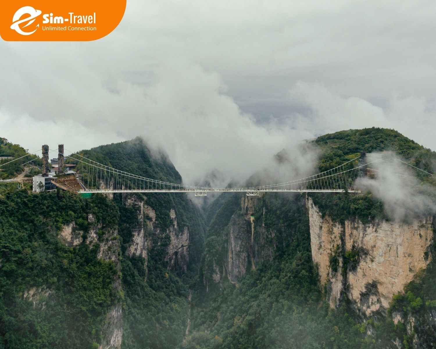 Cầu Trương Gia Giới thời điểm v&agrave;o thu như lạc tr&ecirc;n ti&ecirc;n cảnh