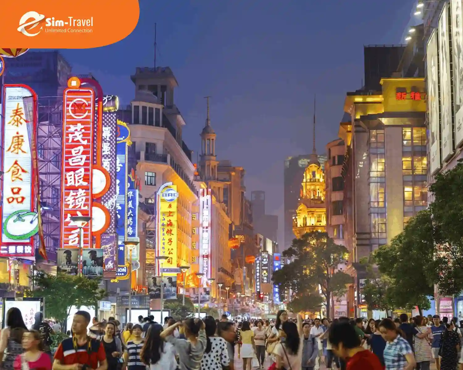 Không khí náo nhiệt, đông đúc ở đại lộ Nam Kinh