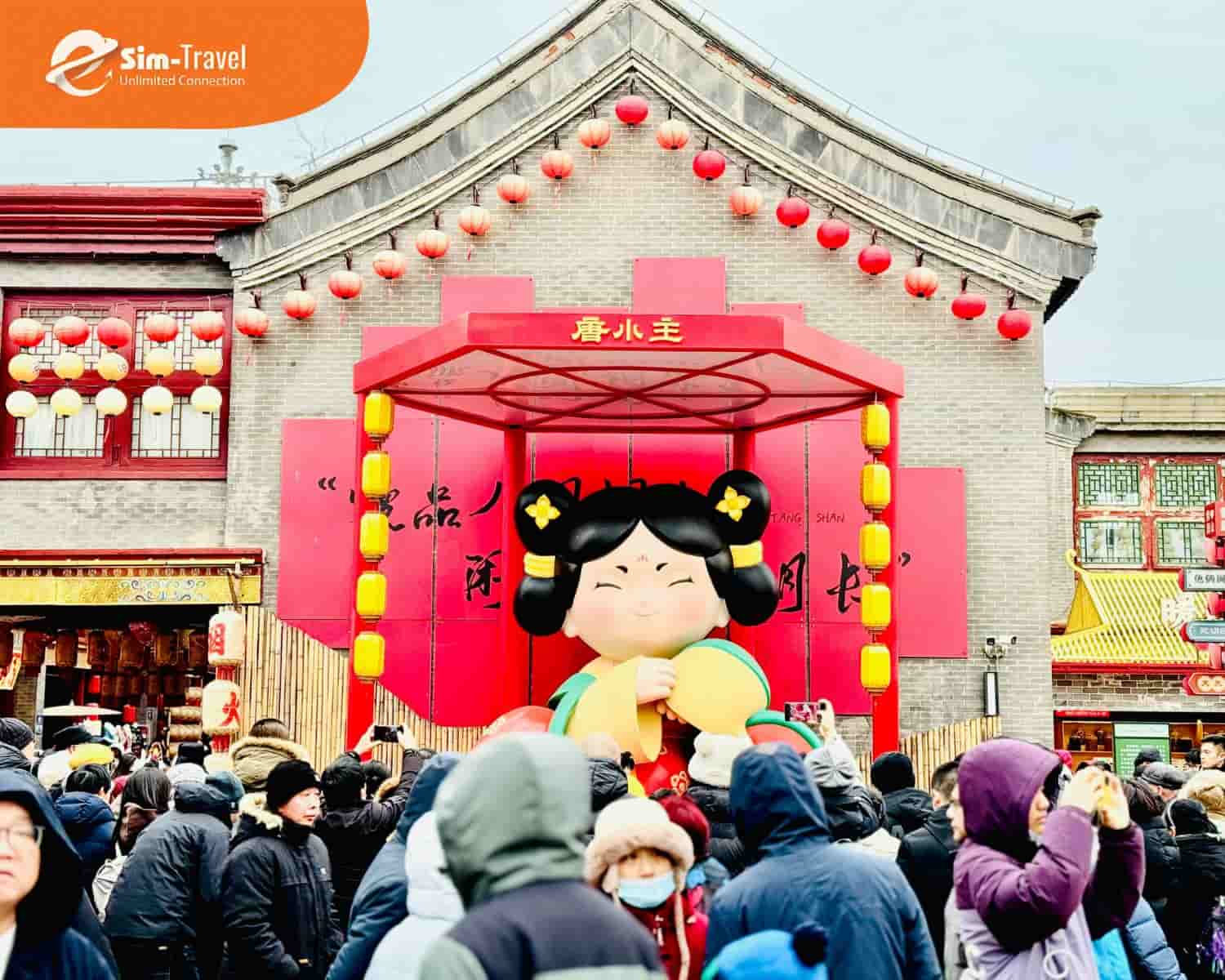 Trung Quốc là nước đông dân và có nền văn hoá đa dạng, du khách du lịch nên tôn trọng văn hoá địa phương, tuân thủ pháp luật để chuyến đi thuận lợi, ý nghĩa