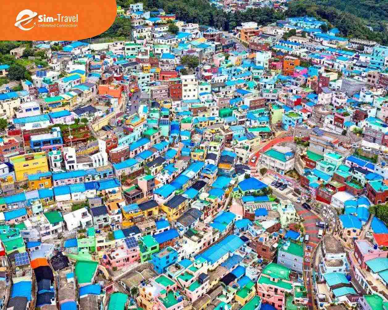 L&agrave;ng văn h&oacute;a Gamcheon nổi bật với những ng&ocirc;i nh&agrave; đầy m&agrave;u sắc c&ugrave;ng khung cảnh nghệ thuật đặc trưng