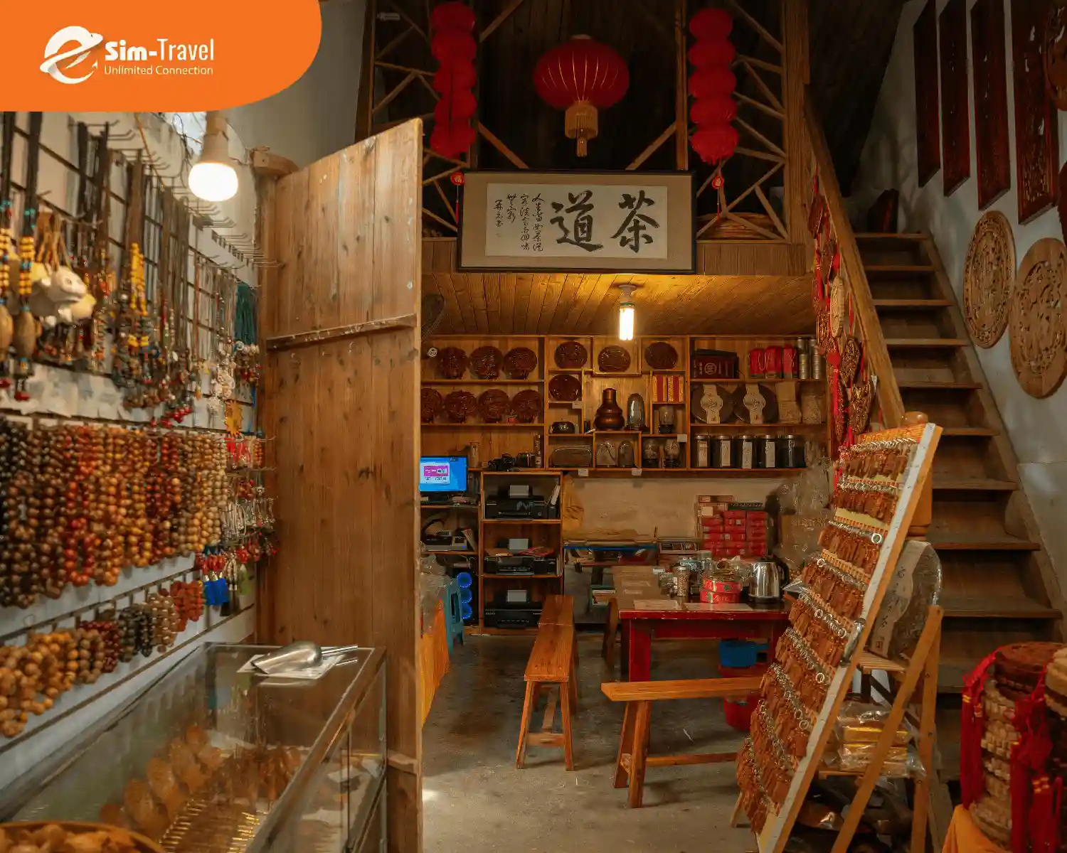 Mua sắm các đồ thủ công ở Trung Quốc làm quà tặng người thân giúp chuyến đi thêm phần ý nghĩa