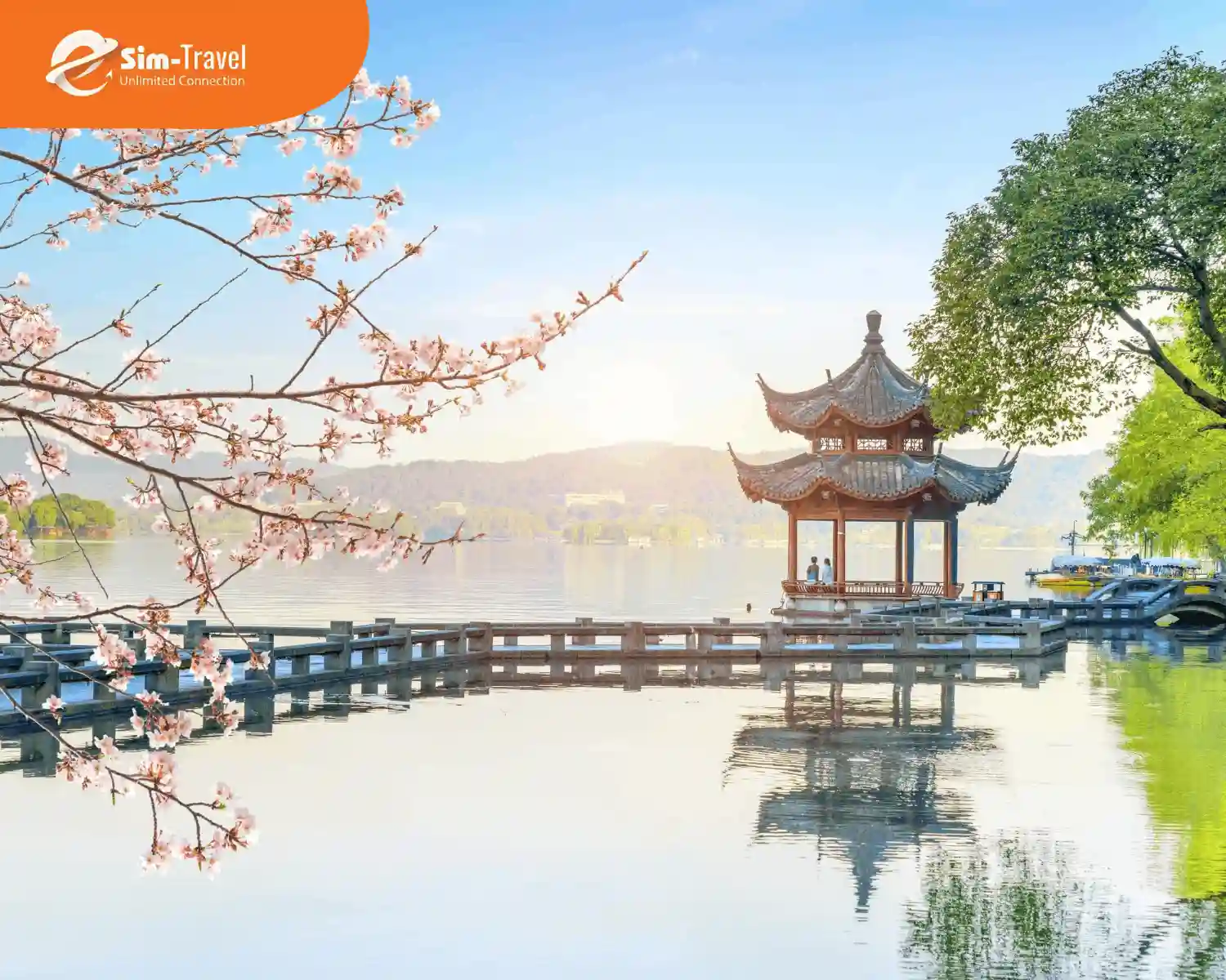 Khung cảnh nước non lãng mạn ở Tây Hồ