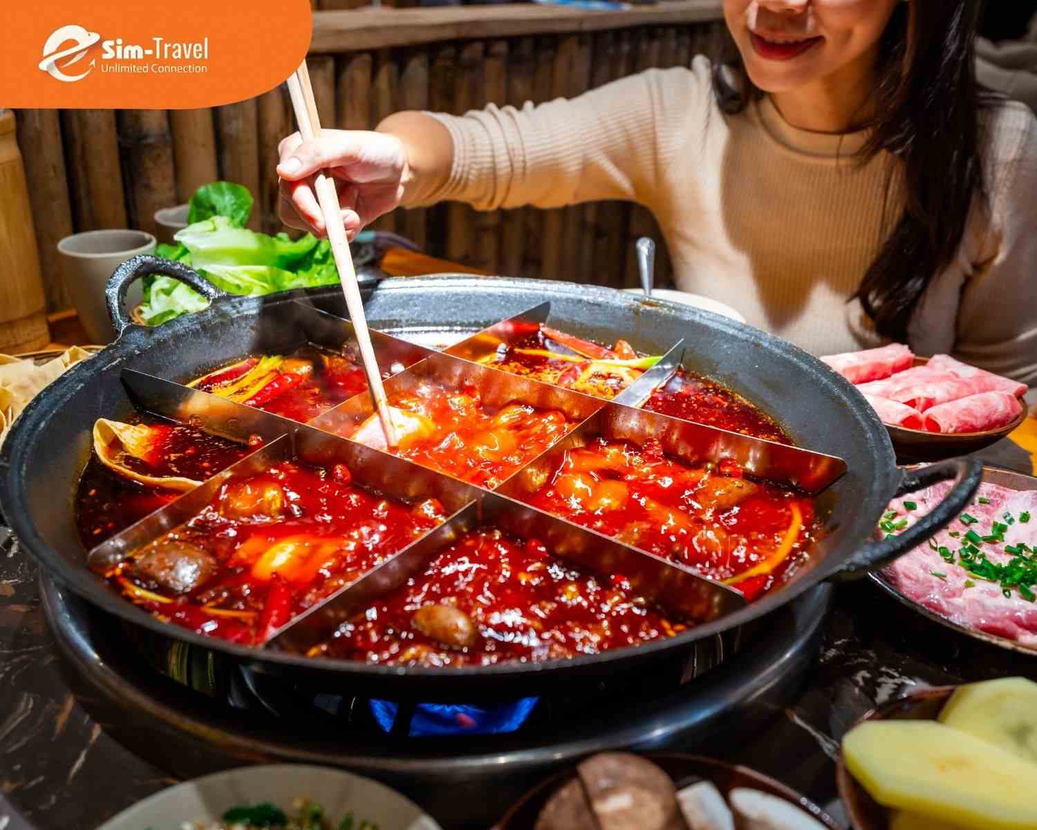 Lẩu cay H&agrave; Khẩu mang hương vị đậm chất Trung Quốc