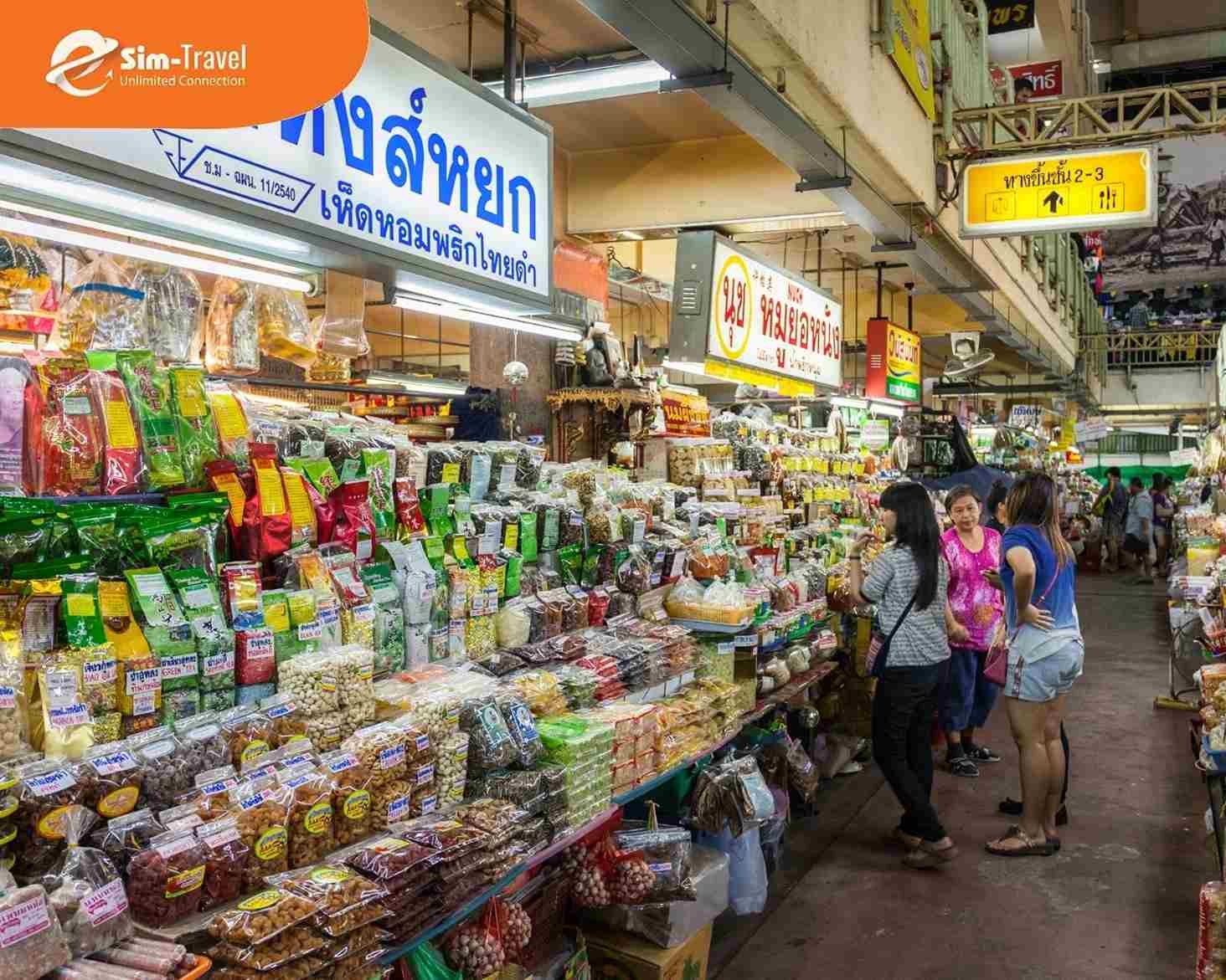 Chợ đ&ecirc;m Bangkok lu&ocirc;n l&agrave; điểm dừng hấp dẫn trong nhiều lịch tr&igrave;nh tour Th&aacute;i Lan.