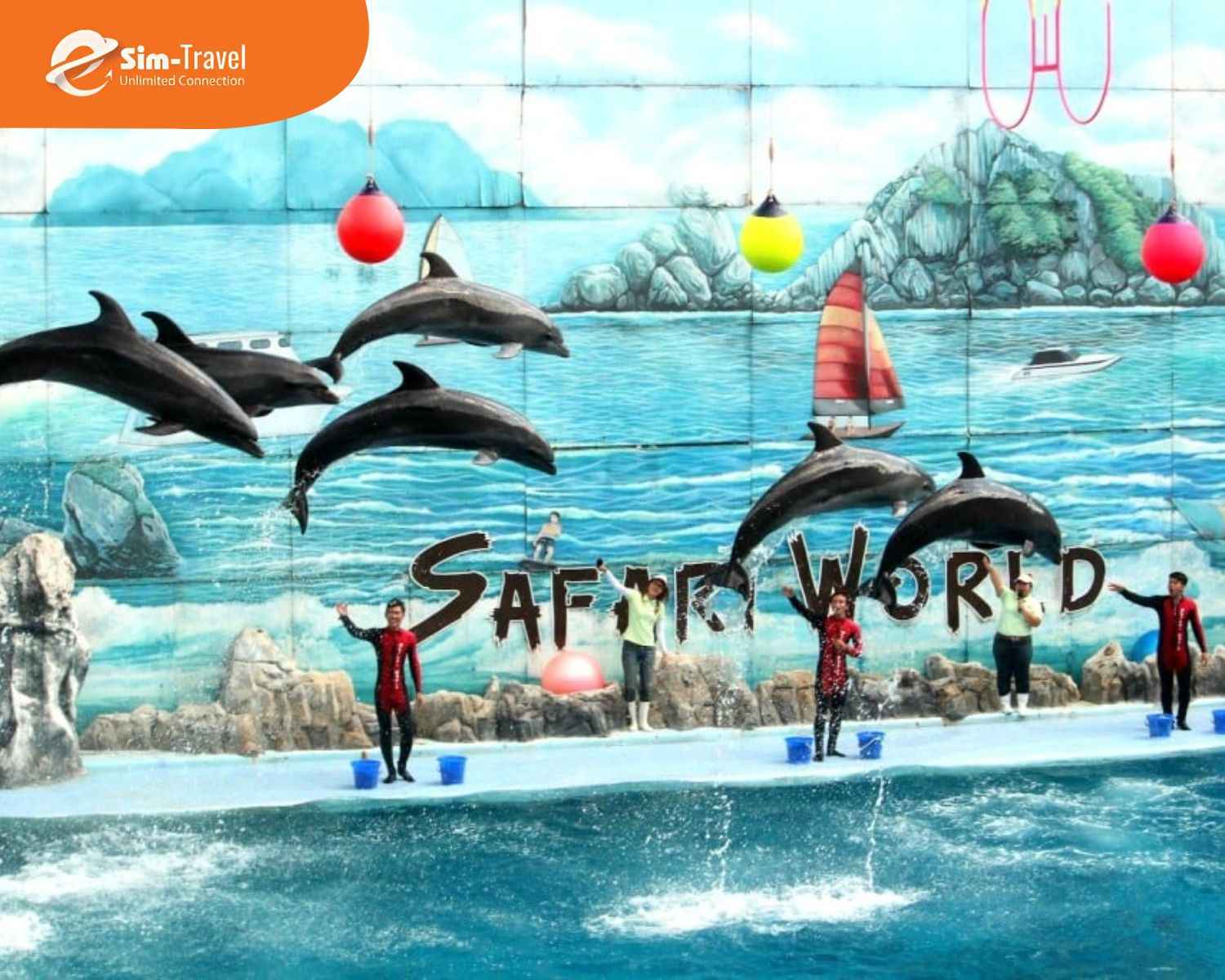 Safari World là công viên động vật nổi tiếng tại Bangkok với nhiều loài thú và show biểu diễn