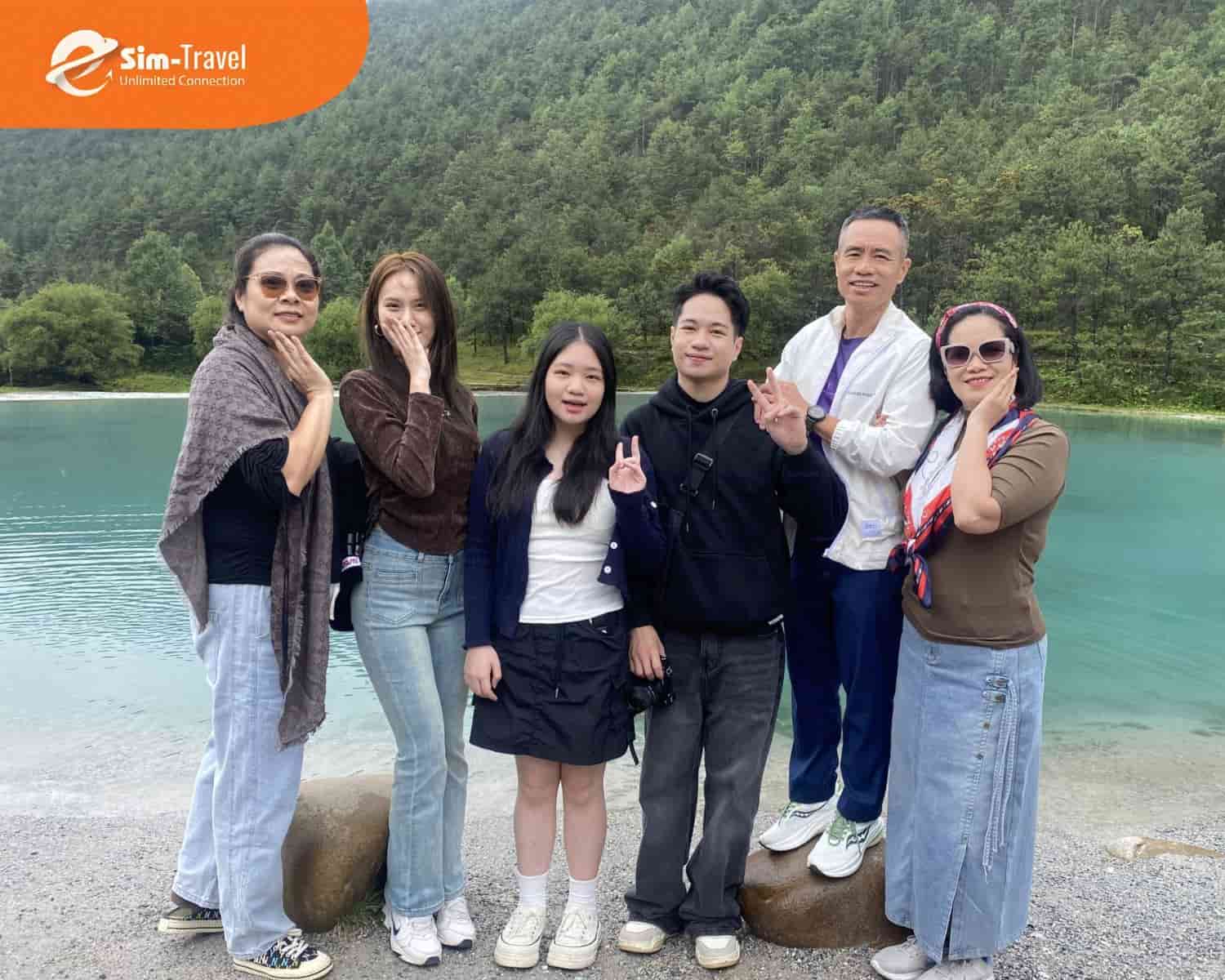 Trang phục mùa xuân thu Trung Quốc nên chọn áo khoác, len chất liệu mỏng nhẹ, thoải mái